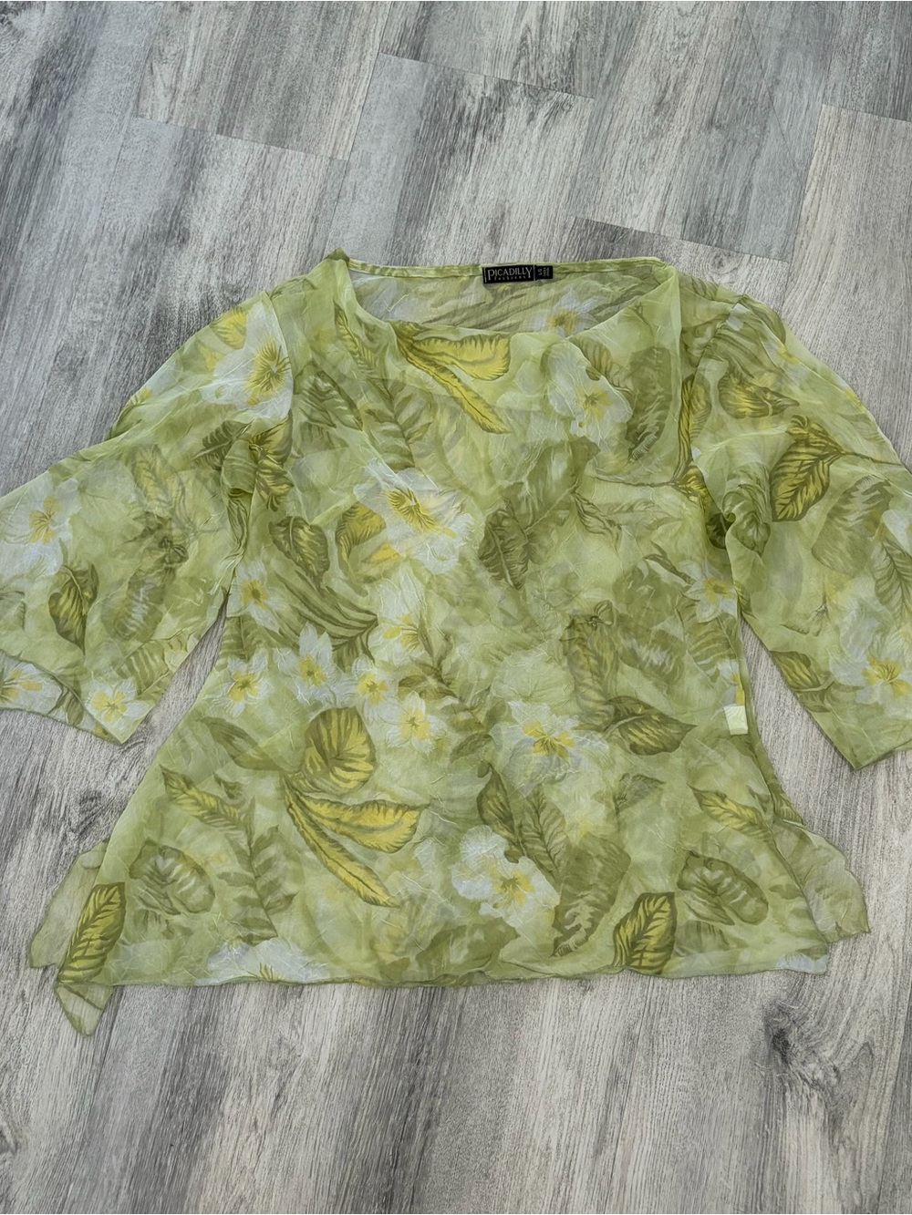 Picadilly Fashion green floral sheer blouse Top Womens L 3/4 sleeves Ethereal